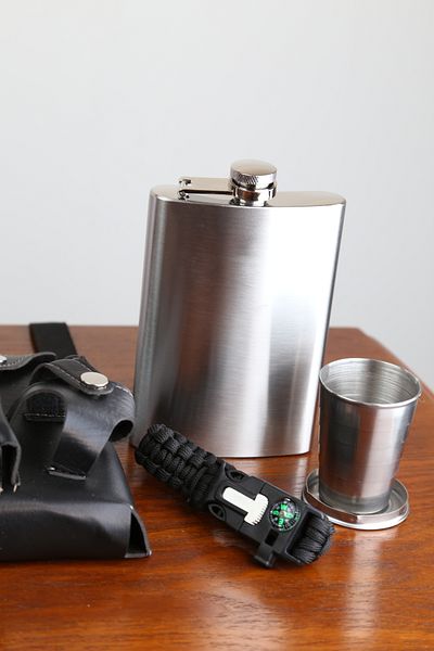 imsaconcept Metal Flask Set with Wristband, Compass, Cup and Keychain Leather Case 18.oz Gift for Lover