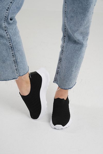 Beyond Women's White Sole Black Knitwear Sneaker Byndsnkk30