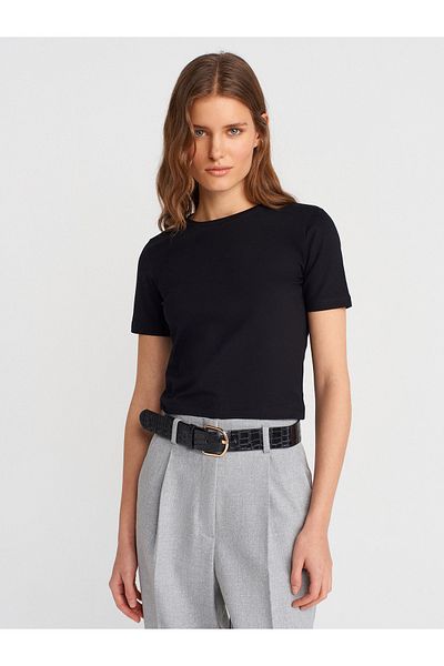 Dilvin 31655 Crew Neck Crop Top-Black