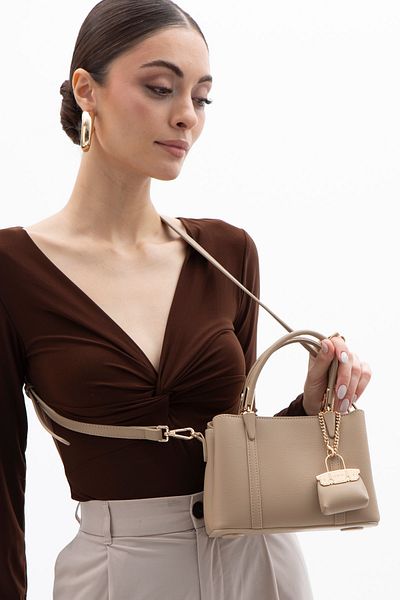 Matthew Cox Women's Handbag Camel Byn2381