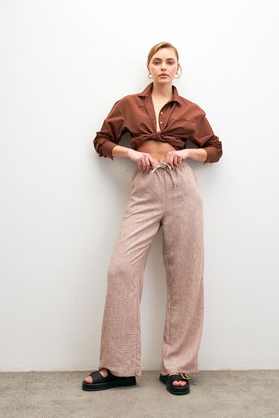 Ladima Women's Brown Linen Blended Loose Cut Trousers