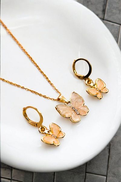 EUROMODA Butterfly Design Necklace Earring Suit Set