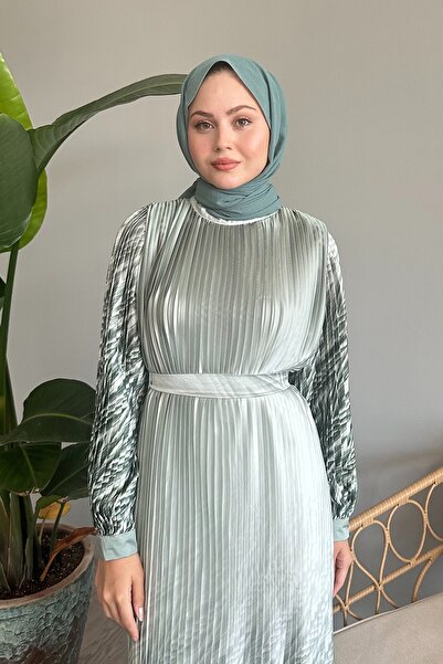 InStyle Mint Chiffon Dress with Skirt and Sleeve Pattern
