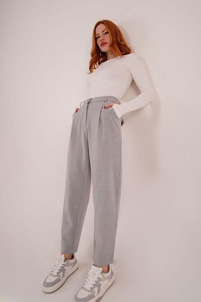 Kokosh moda Γκρι παντελόνι με λεπτομέρεια στην τσέπη