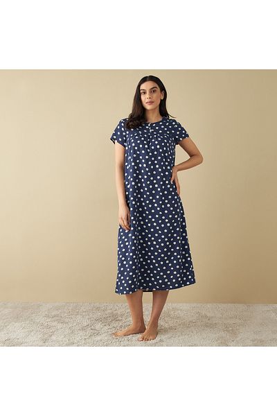 FAV قميص نوم بطباعة كاملة وأكمام قصيرة
