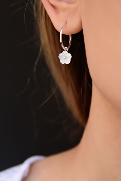 Papatya Silver 925 Ayar Gümüş Rodyum Kaplama Manolya Çiçek Halka Küpe