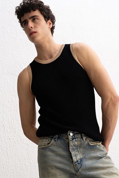 GIESTO ΑΜΑΝΙΚΟ ΠΛΕΚΤΟ ΜΑΥΡΟ T-SHIRT ΜΕ ΛΕΠΤΟΜΕΡΗ ΑΝΤΙΘΕΣΗ