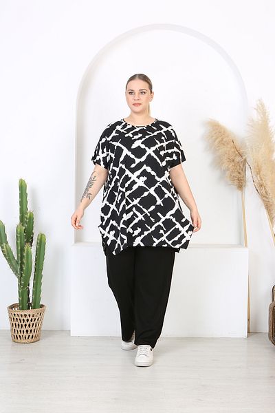 XL Modam Women's Lycra Black Patterned Suit