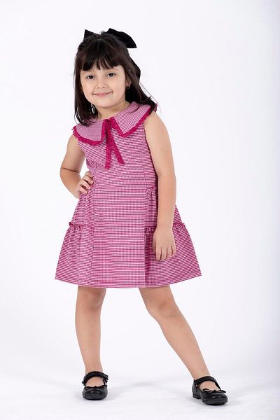 zepkids Rochie pentru fetiță de culoare fuchsia cu guler cu mâneci zero din dantelă