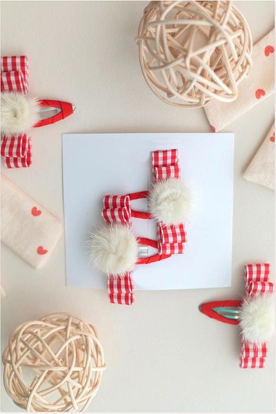 chipiques 2-Piece Red Pompom Plaid Snap Buckle