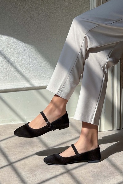 NİŞANTAŞI SHOES Dámské baleríny Desire Black z pravého semiše s podrobnou plochou podrážkou