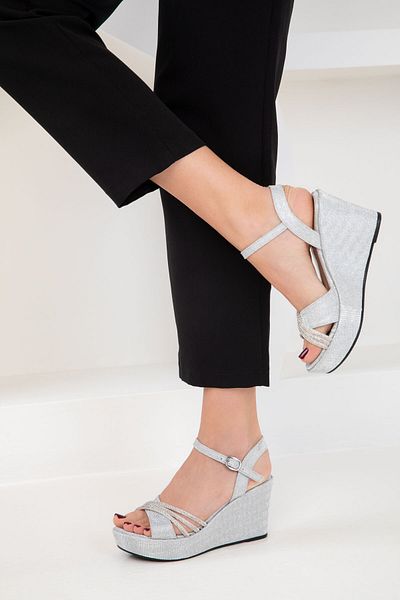 SOHO Silberne Damenschuhe mit Keilabsatz 20361