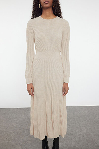 Trendyol Modest Pletené šaty se vzorem skládaného kamene - TCTAW25EB00053