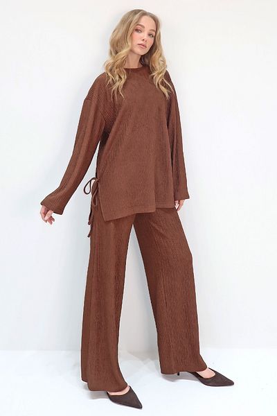 Trend Alaçatı Stili Women's Brown Crew Neck Lacing Detailed Wide Cut Blouse and Pants Set Alc-X13701