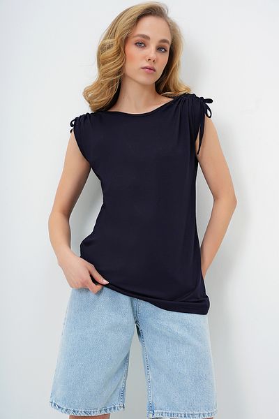 Trend Alaçatı Stili Navy Blue Crew Neck T-Shirt - Alc-X13680