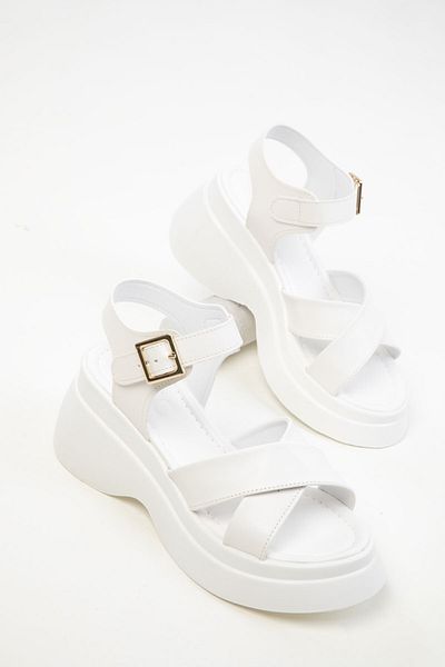 SOHO Weiße Damensandalen 20380