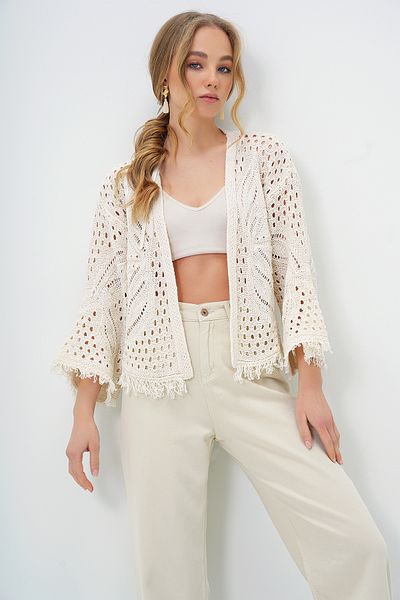 Trend Alaçatı Stili Cardigan sezonier cu ciucuri cu motiv fluture crem pentru femei ALC-X13714