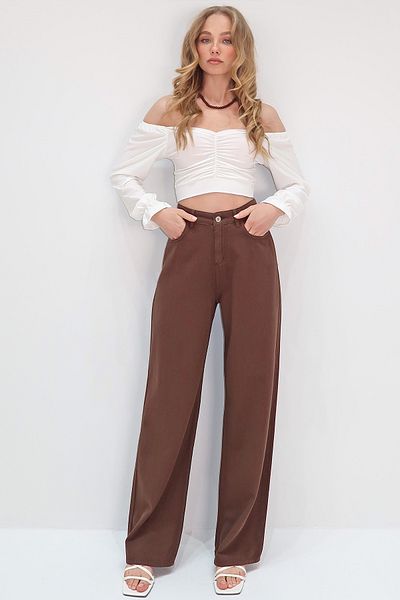 Trend Alaçatı Stili Dámské hnědé kalhoty s vysokým pasem, pěti kapsami, široké nohavice, letní gabardénové kalhoty ALC-X13761