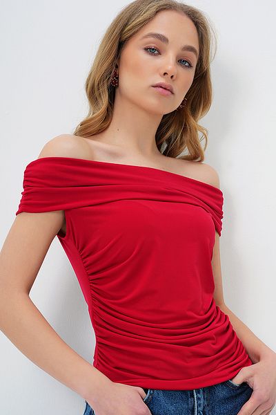 Trend Alaçatı Stili Women's Red Madonna Sleeveless Sandy Blouse Alc-X13492