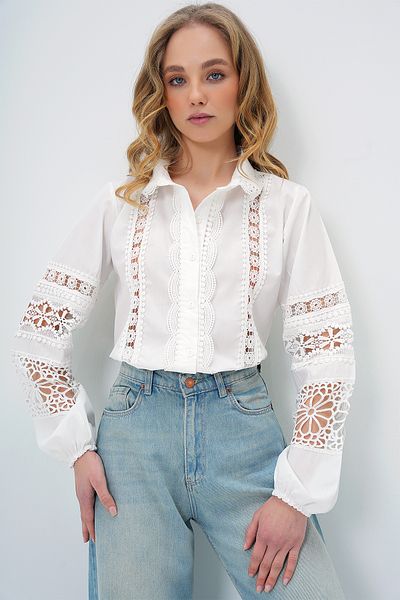 Trend Alaçatı Stili Cămașă țesătă cu design detaliat din guipură albă și scoici pentru femei ALC-X13719