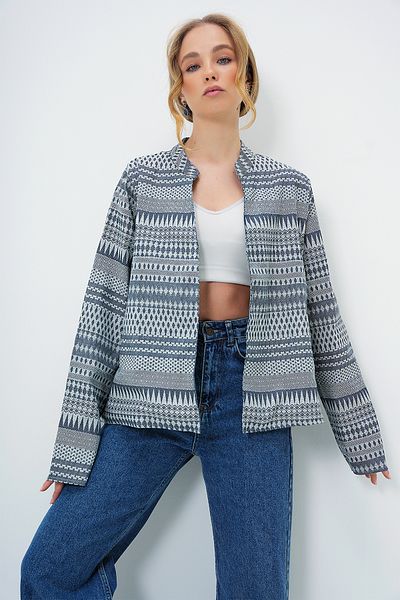 Trend Alaçatı Stili Marineblaue Jacke mit Richterkragen und ethnischem Muster für Damen ALC-X13720