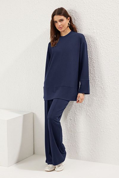 Trendyol Modest Marineblaues, weiches, strukturiertes, schlichtes Trainingsanzug-Set TCTSS25EN00005