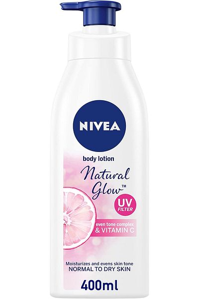 NIVEA لوشن الجسم الموحد اللون، مركب التوهج الطبيعي وفيتامين سي، حماية من الأشعة فوق البنفسجية، لجميع أنواع البشرة، 400 مل