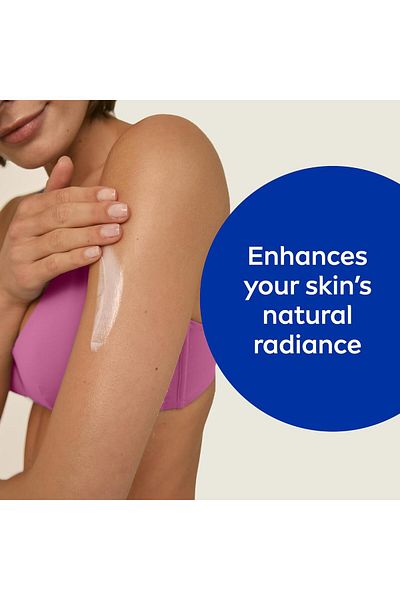 NIVEA لوشن الجسم الموحد اللون، مركب التوهج الطبيعي وفيتامين سي، حماية من الأشعة فوق البنفسجية، لجميع أنواع البشرة، 400 مل