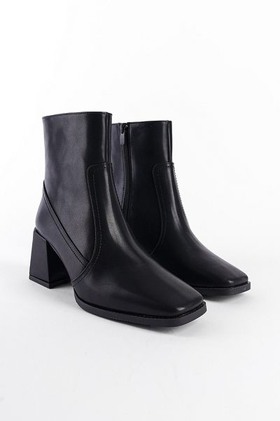 Capone Outfitters Schwarze Damenstiefel mit stumpfer Zehenpartie und seitlichem Reißverschluss