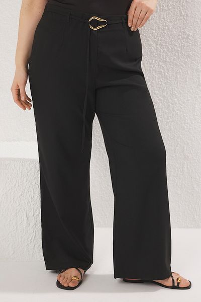 Trendyol Curve Černá taška – stylová a pohodlná