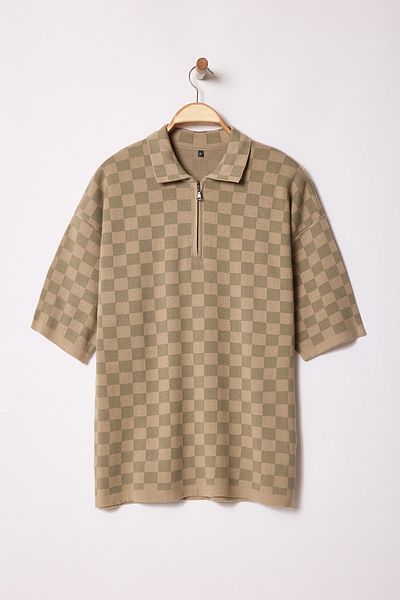 Trendyol Collection Nerzfarbenes Oversize-Polokragen-T-Shirt mit kariertem/kariertem Strick-Polokragen TMNSS25PO00035