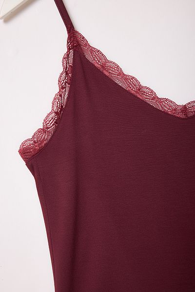 Trendyol Collection Burgunderrot Spitze Detaillierte Regular/Normal Fit Straps Gestrickte Unterhemden TWOSS25AL00046