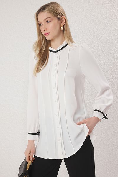 Trendyol Modest Ecru Satin gewebtes Hemd mit Paspelierung TCTSS25TG00018