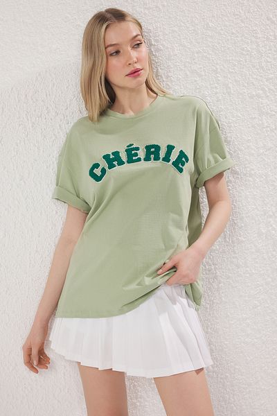 Trendyol Collection Πλεκτό μπλουζάκι με κέντημα με σλόγκαν μέντας - 100% βαμβάκι TWOSS25TS00161