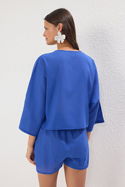 Trendyol Collection Saks színes pamut ingek és rövidnadrágok strandkészlet - TBESS22AU0086