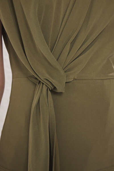 Trendyol Collection Πράσινα μπουρνούζια με περιεχόμενο Modal, πλεκτή μπλούζα με λεπτομέρεια.