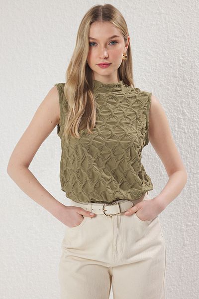 Trendyol Collection Ελαστική πλεκτή μπλούζα με υφή χακί - κανονική εφαρμογή TWOSS25BZ00268