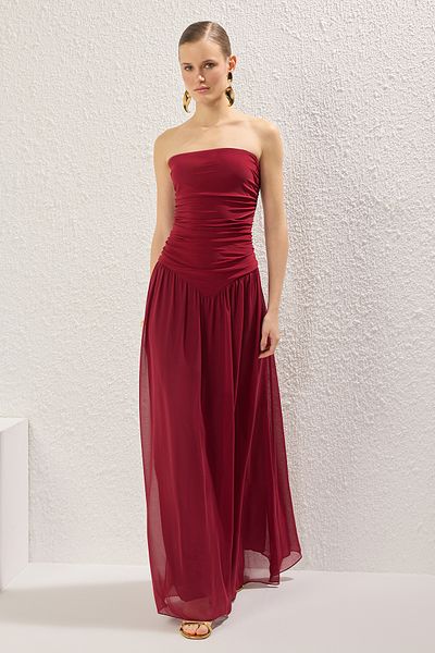 Trendyol Collection Dunkelkirschfarbenes, drapiertes Chiffon-Weben-Abendkleid in A-Linie TPRSS25AE00151