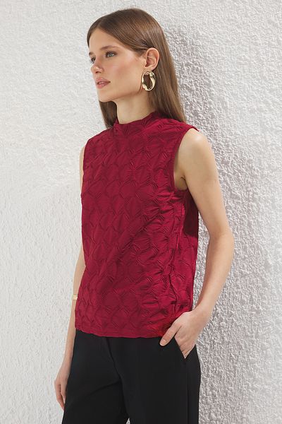 Trendyol Collection Bluză tricotată cu textura burgundă elastică - Regular Fit TWOSS25BZ00268