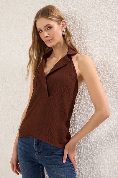 Trendyol Collection Brown Neckline Sleeveless Double Breasted Woven Blouse Twoss25Bz00347