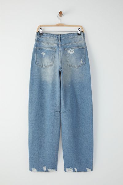 Trendyol Collection Blugi skater cu talie normală cu detaliu rupt albastru închis TWOSS25JE00218