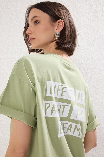 Trendyol Collection Oversize Mint Slogan Patch Bavlněné tričko - TWOSS25TS00143
