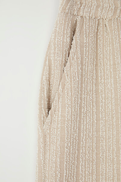 Trendyol Collection Σορτς με υφή Oversize Wide Cut Limited Administration TMNSS25SR00039