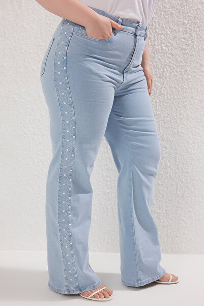 Trendyol Curve Albastru deschis optimist lungime mare Jins cu detalii de broderie deasupra TBBSS25CJ00025