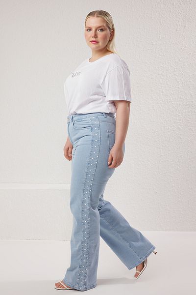 Trendyol Curve High Waist Embroidered Light Blue Straight Jeans - Plus Size Tbbss25Cj00025