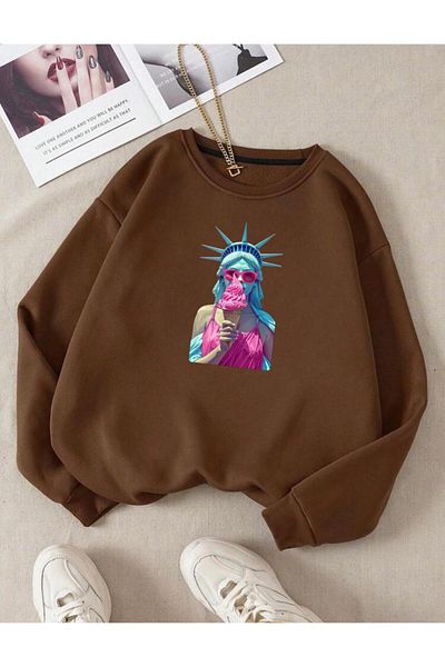 RPT MODA СУИТШЪР С ОБЪРЗАНА УДОБНА КРОЙКА, ПРИНТ „СТАТУЯ НА СВОБОДАТА“, ДЕТАЙЛ И ОБЪРЗАНО ЯКЛЕ