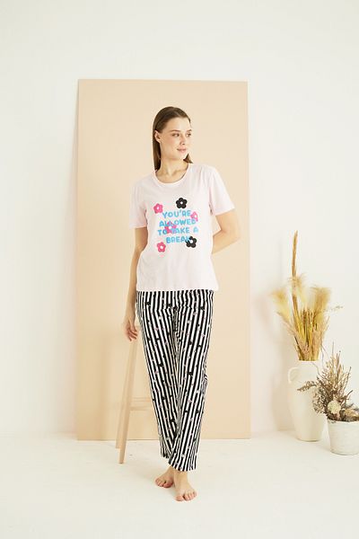 Siyah İnci Ανοιχτό ροζ μοτίβο Cotton Crew Neck Πλεκτό Σετ πιτζάμες 25103261