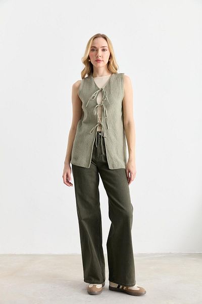 Qutu Butik 0154 Strick Vest with Lace