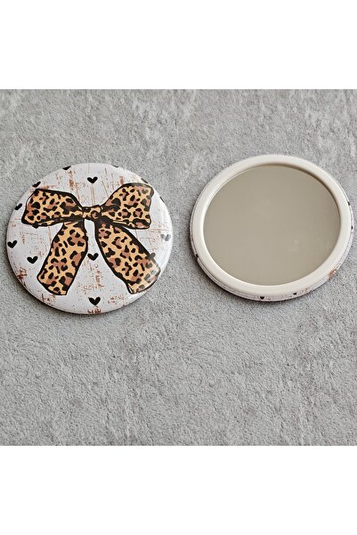 SiestaAccessories Kalpli Leopar Desenli Fiyonk Cep Aynası / Buton Rozet Ayna