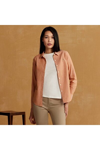 Giordano قميص نسائي من القطن أكسفورد بقصّة Slim Fit مع تطريز على شكل أسد